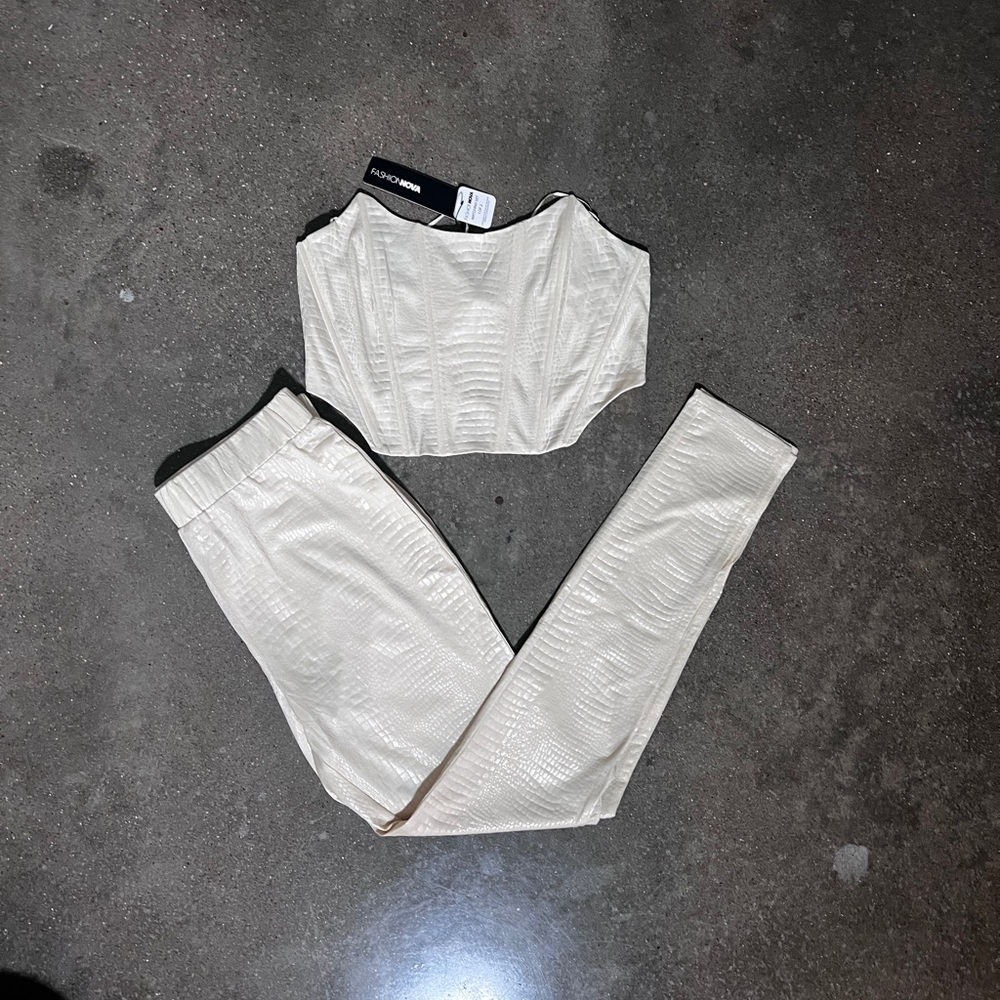 Snakeskin Cream Pant Set